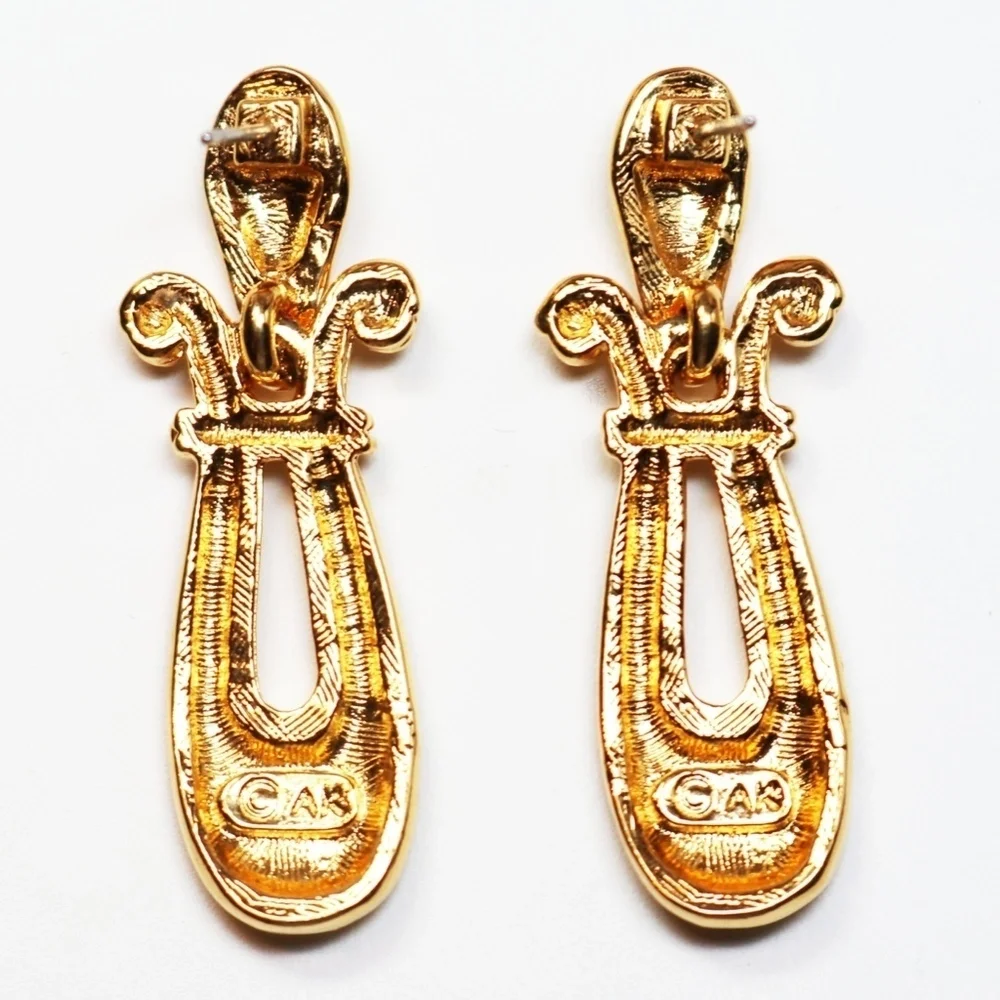 Anne Klein luxurious pattern